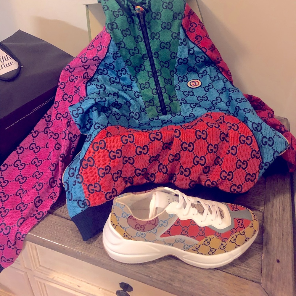 GG hoodie size M brand new GG MEN’S SHOE SIZE 10.5 (brand new)